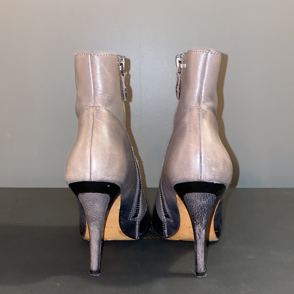 EU36 Modern Vintage Boots w/ Welted Soles & Unique Finish | Pre-Loved Condition - Picture 4 of 6